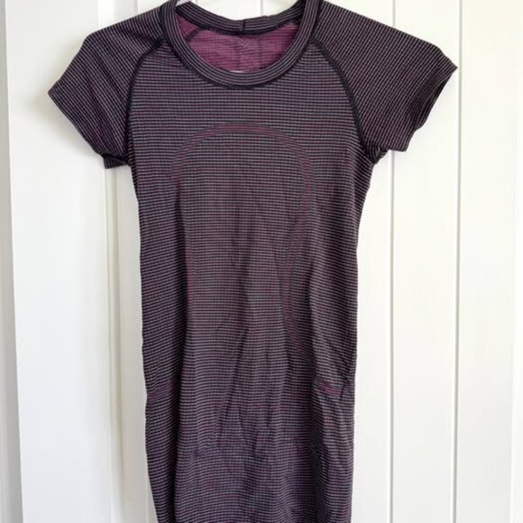 Lululemon Swiftly Tech T-Shirt We Are From Space Size 2 - Picture 2 of 6